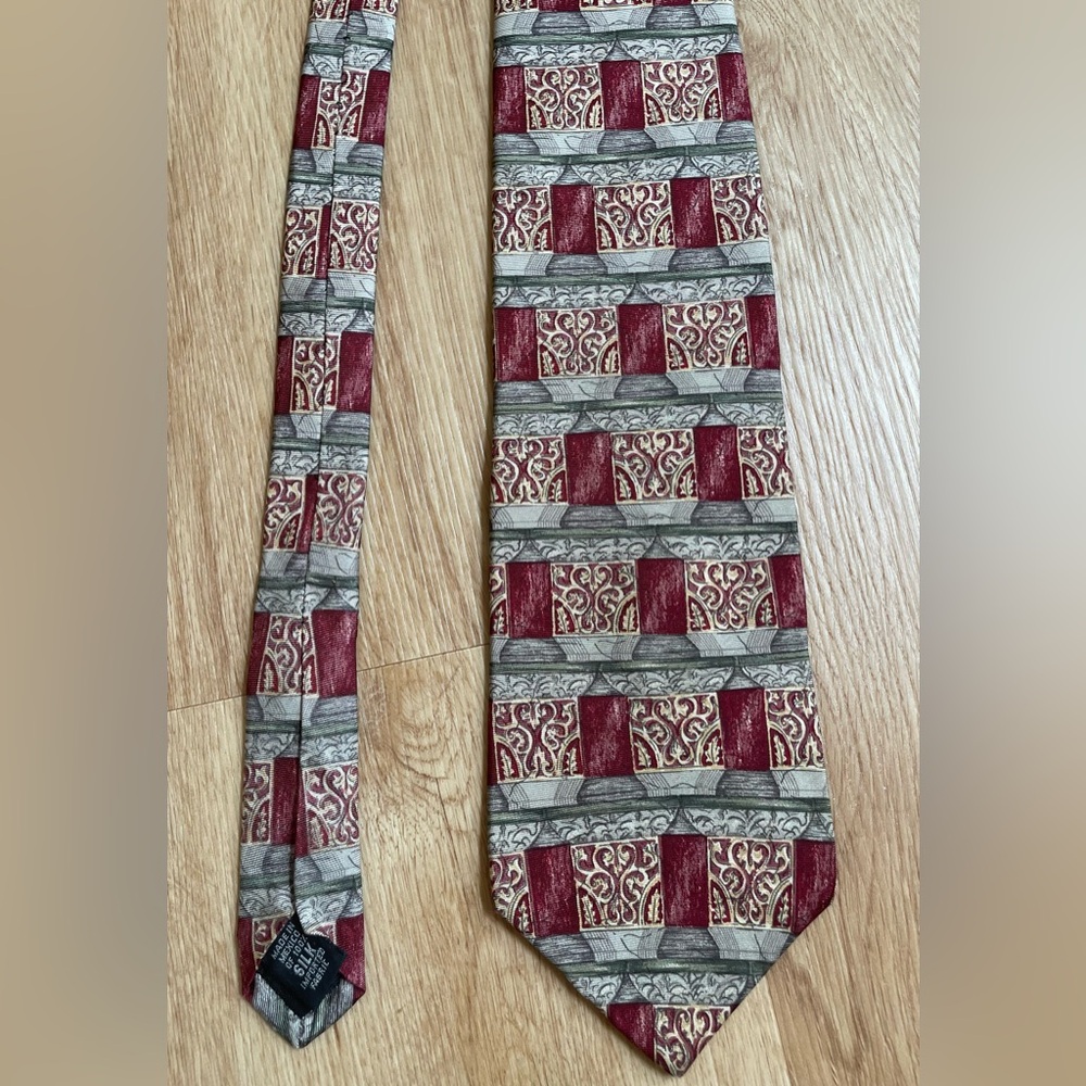 Etienne Aigner 100% silk tie burgundy red vintage
